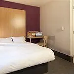 Hotel B&B HOTEL Evreux 2*