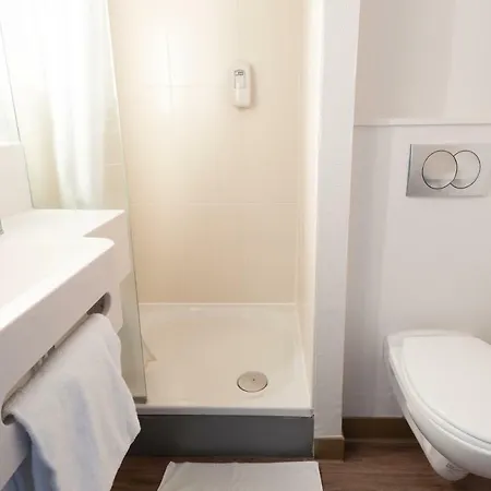 B&B Hotel Evreux 2*