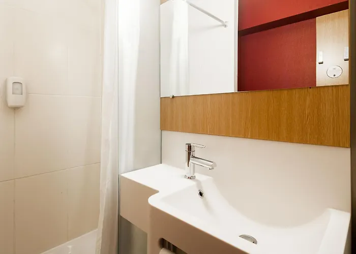 Otel B&B Hotel Evreux 2*