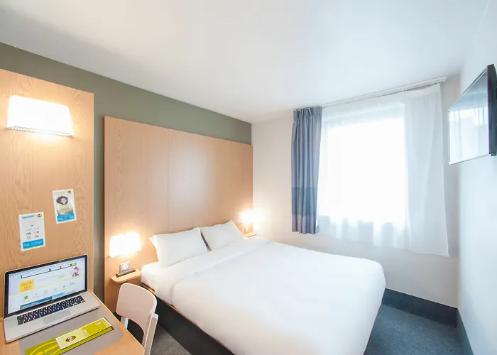 B&B Hotel Evreux Hotel